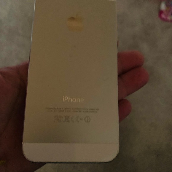 Apple - Picture 3 of 8